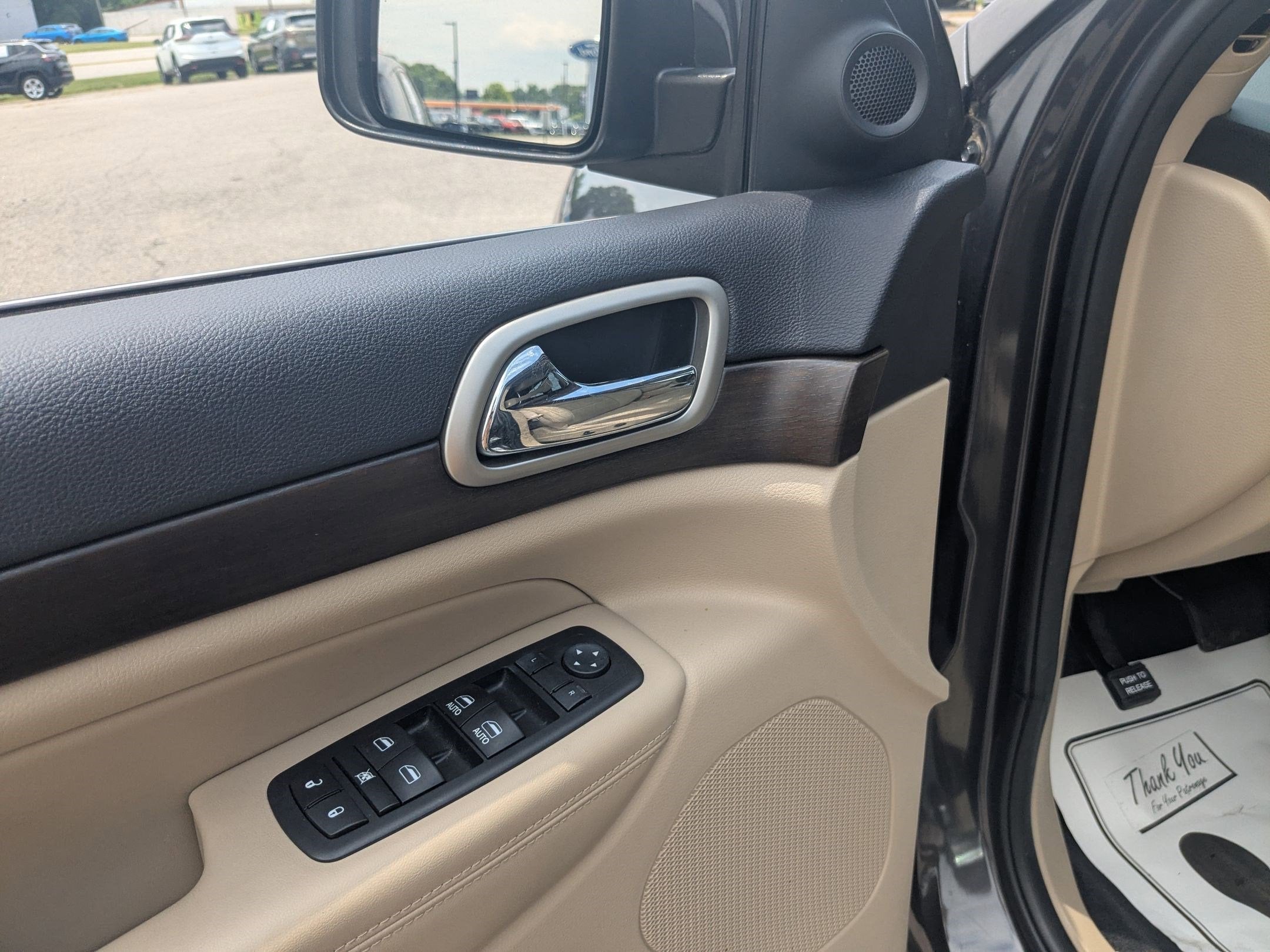 2017 Jeep Grand Cherokee Laredo 4x2