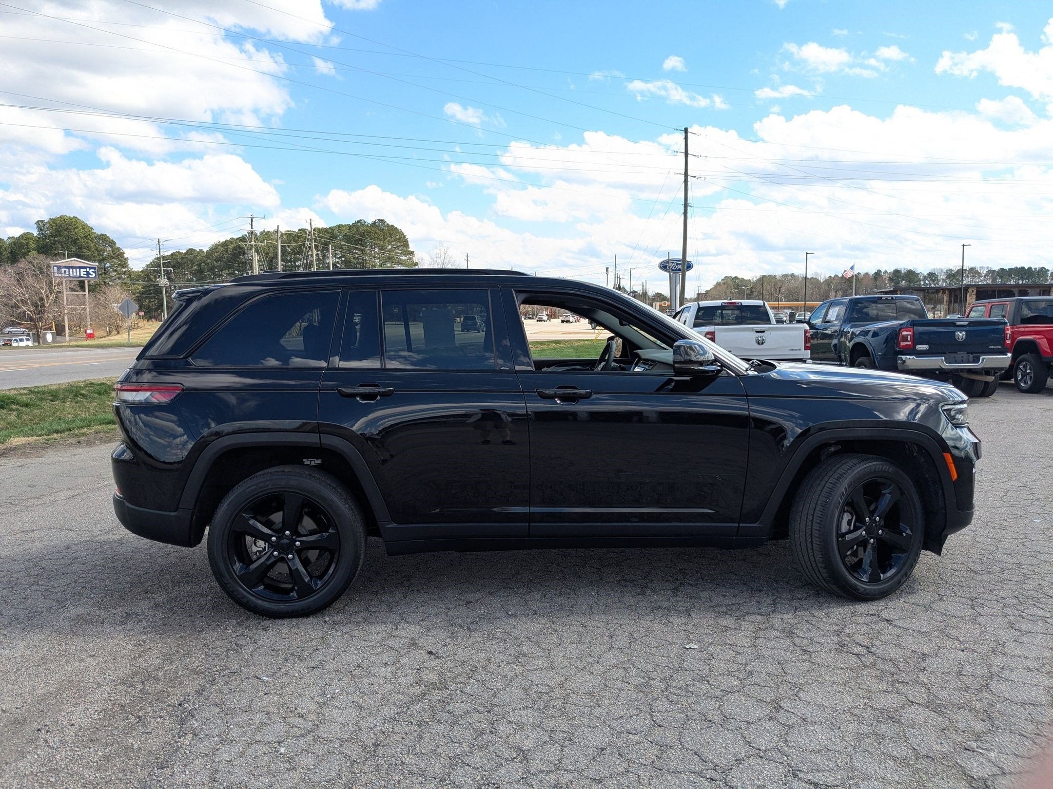 2023 Jeep Grand Cherokee Altitude 4x2