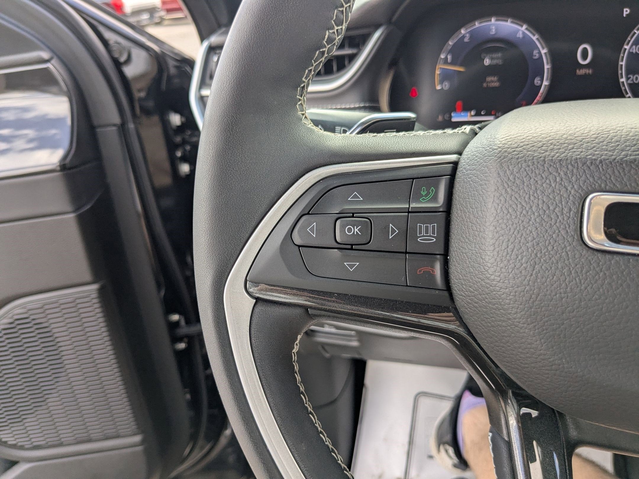 2023 Jeep Grand Cherokee Altitude 4x2