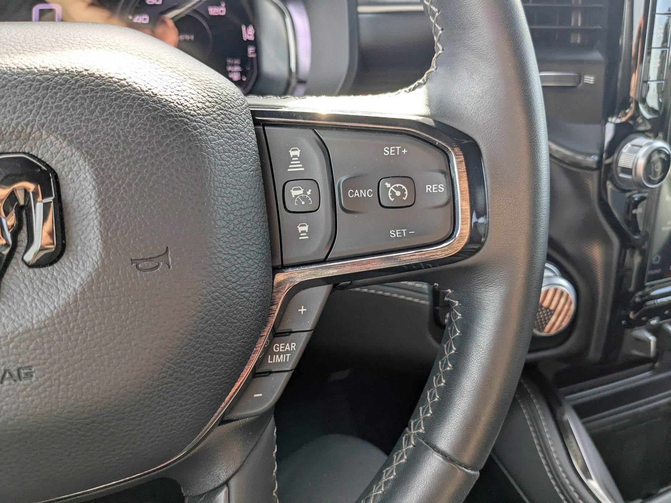 2024 RAM 1500 Limited Crew Cab 4x4 5'7' Box