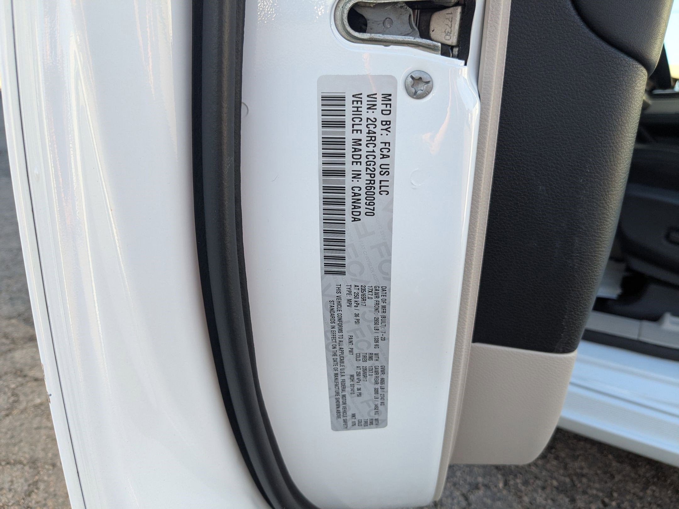 2023 Chrysler Voyager LX