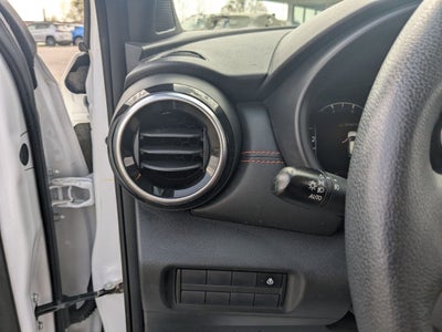 2023 Nissan Kicks SR Xtronic CVT