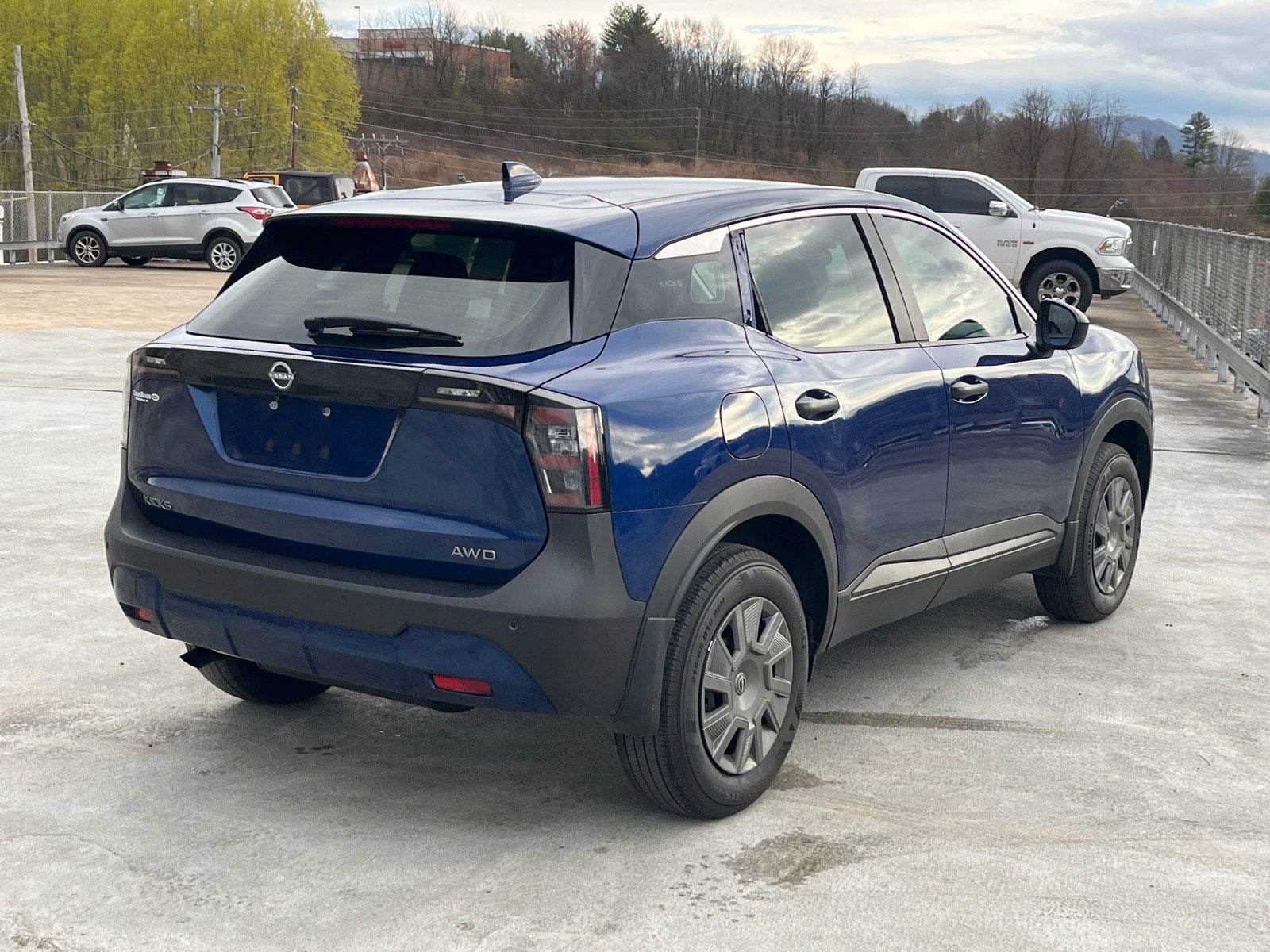 2025 Nissan Kicks S