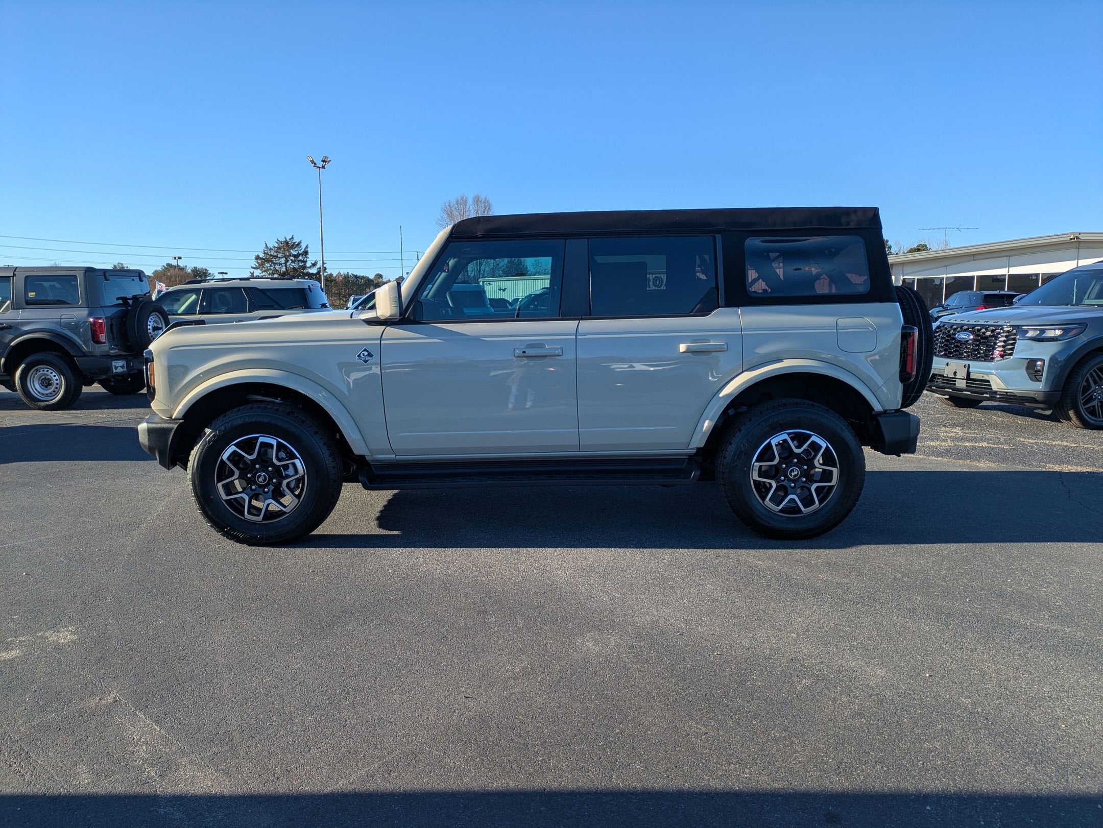 2025 Ford Bronco Outer Banks