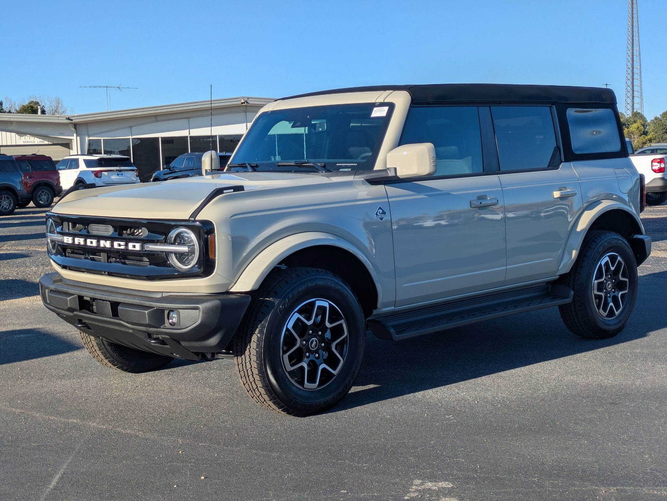 2025 Ford Bronco Outer Banks