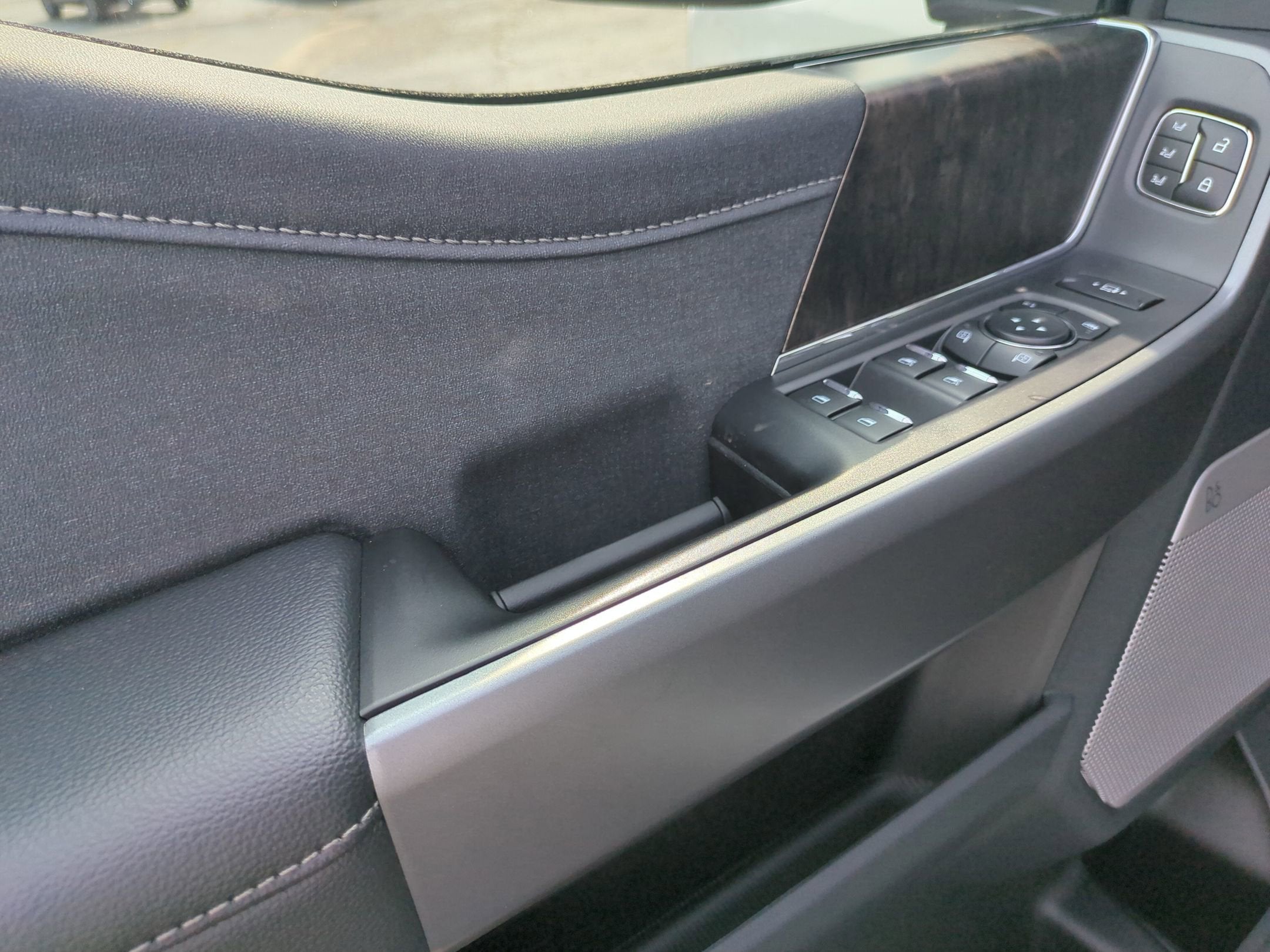 2026 Ford Super Duty F-350 DRW LARIAT