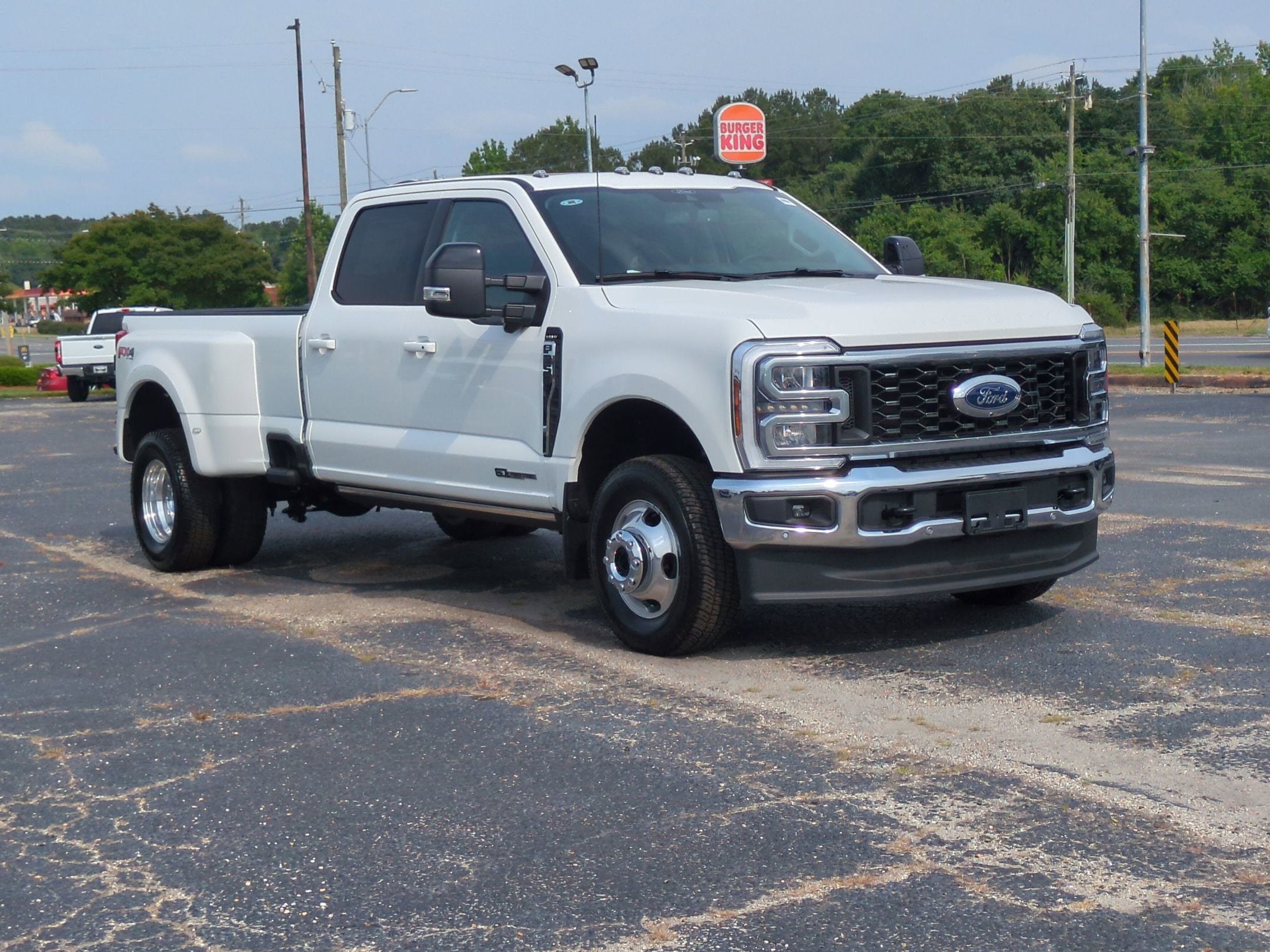 2026 Ford Super Duty F-350 DRW LARIAT
