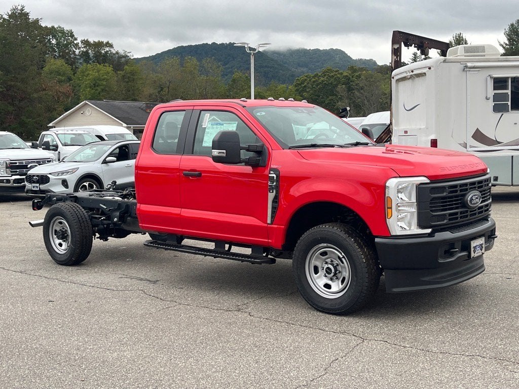 2025 Ford Super Duty F-350 SRW XL