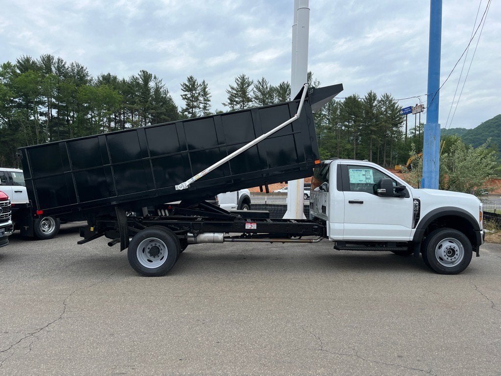 2025 Ford Super Duty F-600 DRW XL