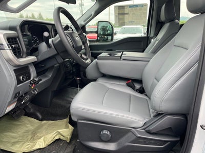 2025 Ford Super Duty F-600 DRW XL