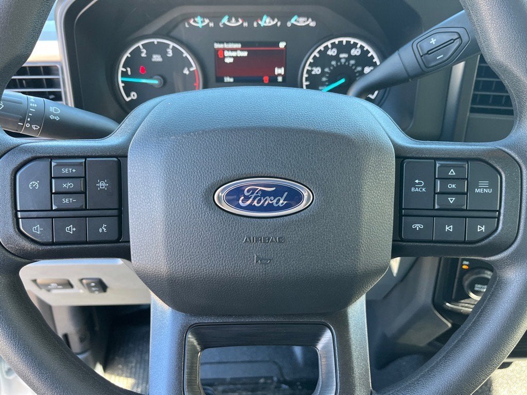 2025 Ford Super Duty F-600 DRW XLT