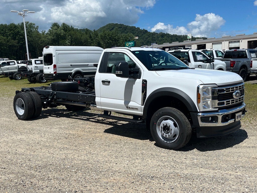 2025 Ford Super Duty F-600 DRW XL