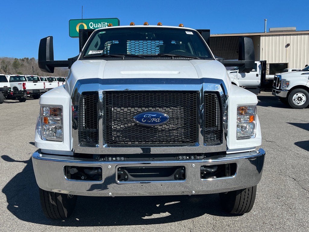 2025 Ford F-650SD Base