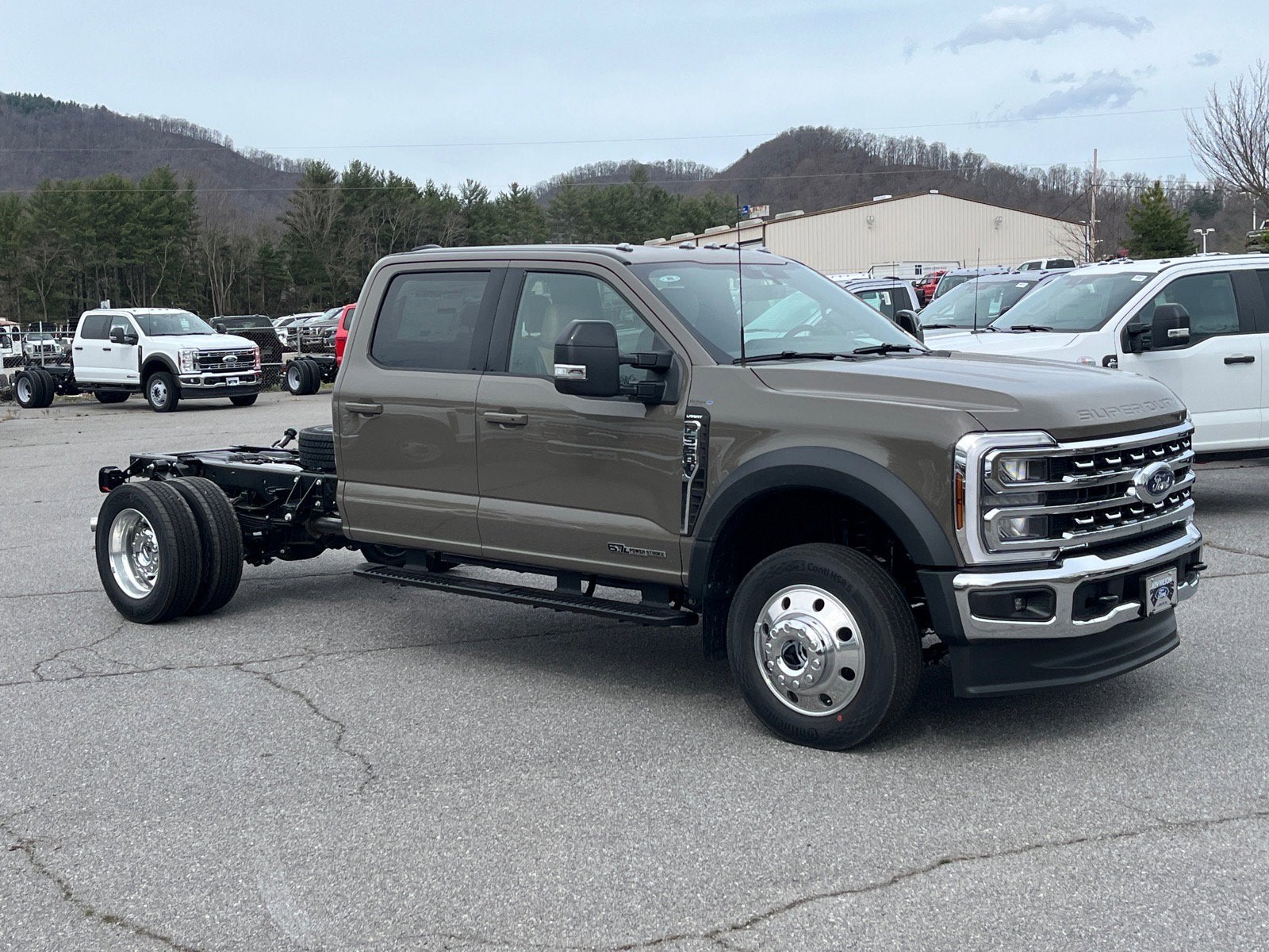 2026 Ford Super Duty F-550 DRW Lariat DRW