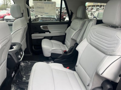 2025 Ford Expedition Platinum
