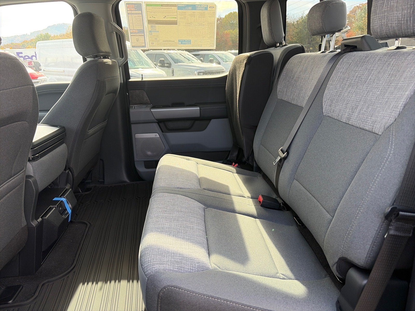 2027 Ford Super Duty F-250 SRW XLT