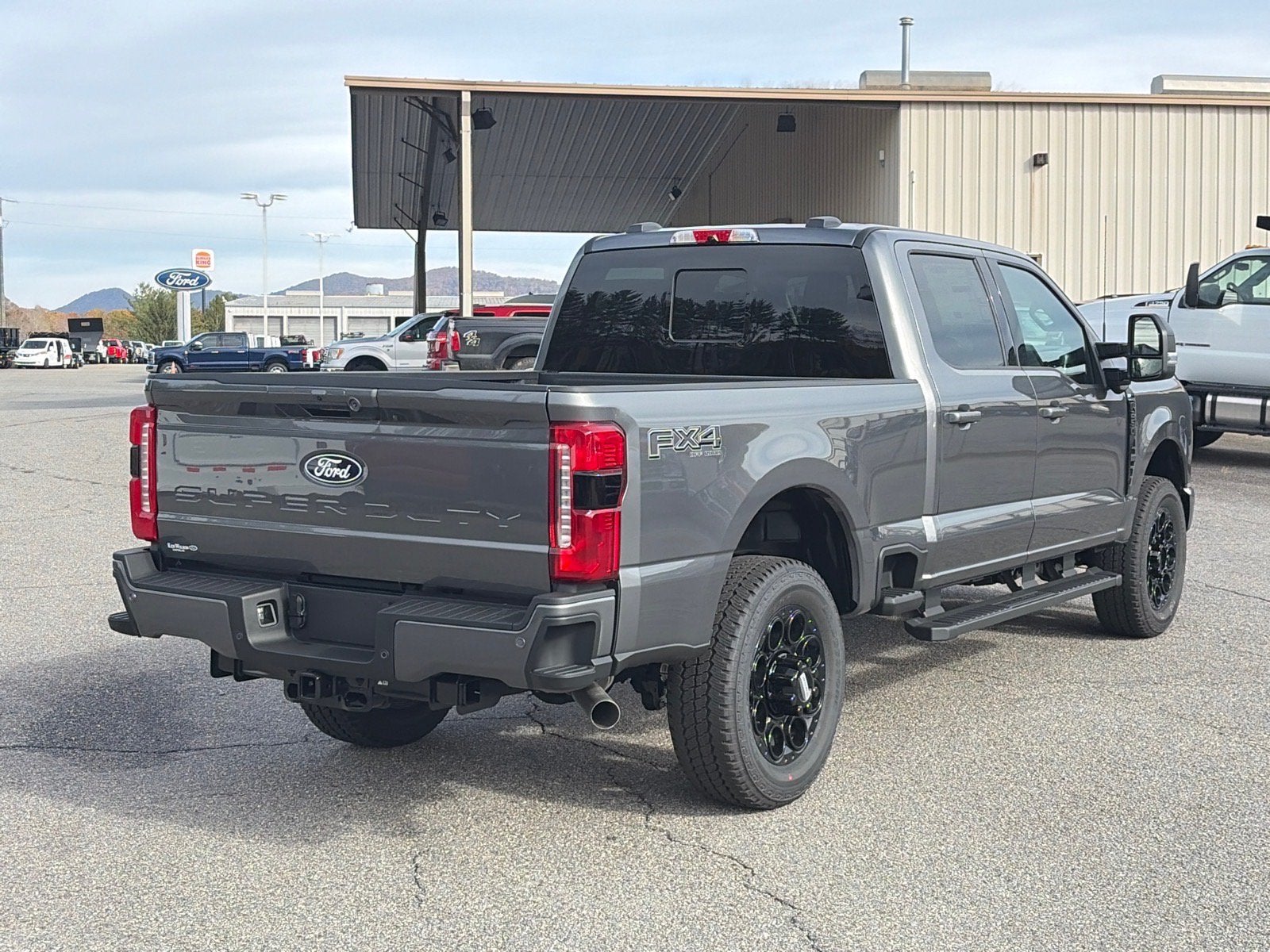 2027 Ford Super Duty F-250 SRW XLT