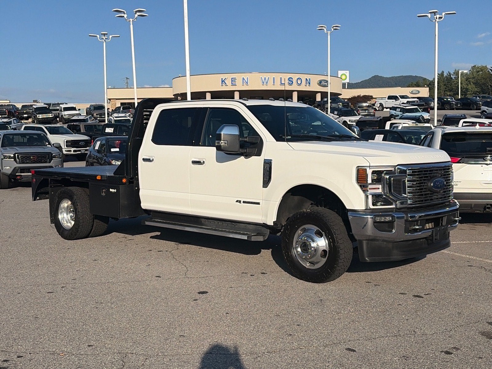 2022 Ford Super Duty F-350 DRW LARIAT