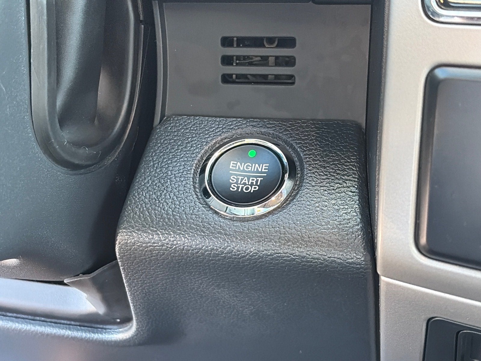 2022 Ford Super Duty F-350 DRW LARIAT