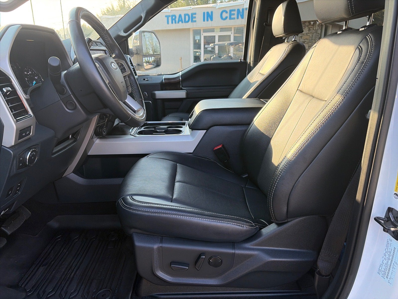 2022 Ford Super Duty F-350 DRW LARIAT