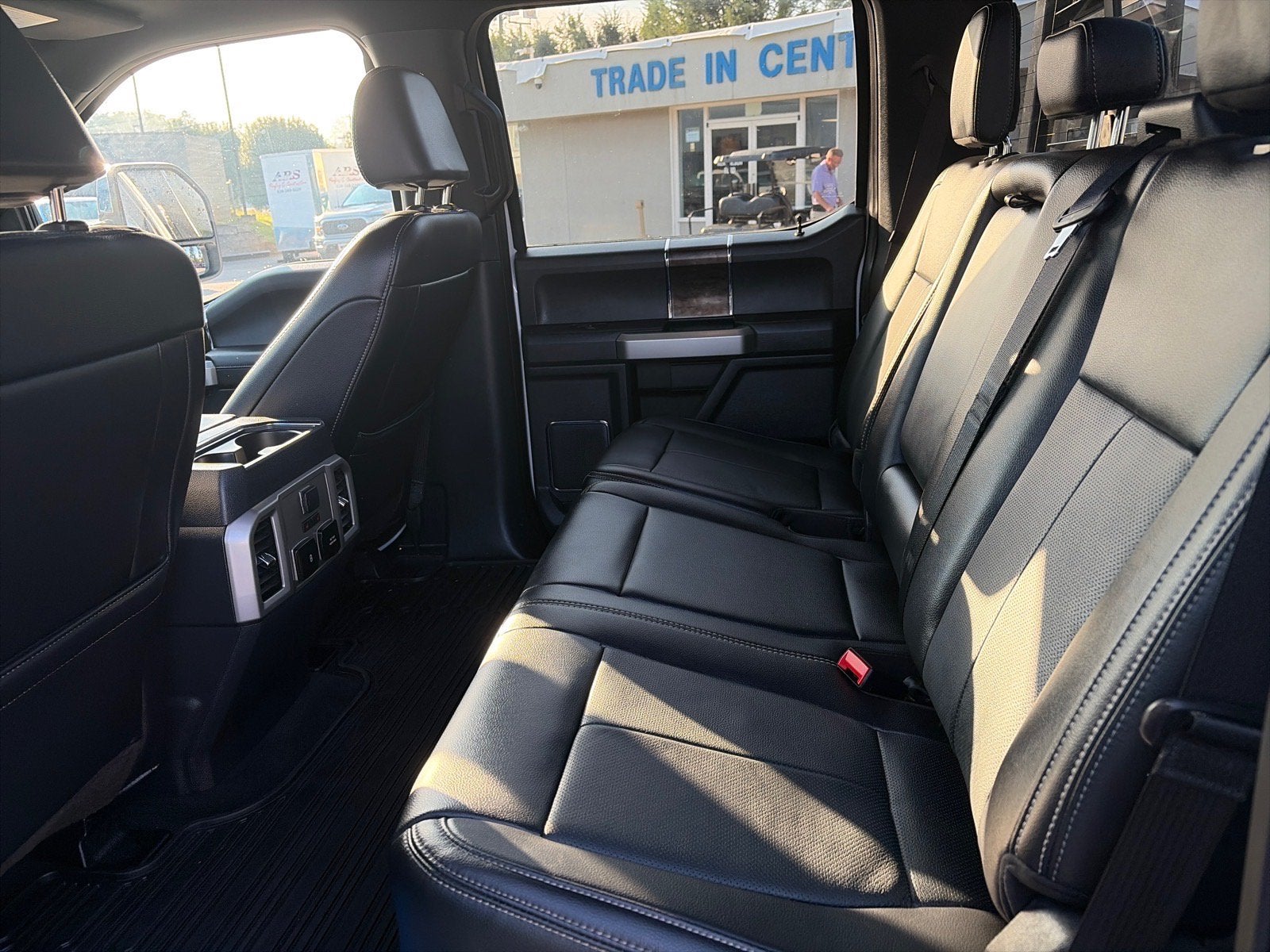 2022 Ford Super Duty F-350 DRW LARIAT