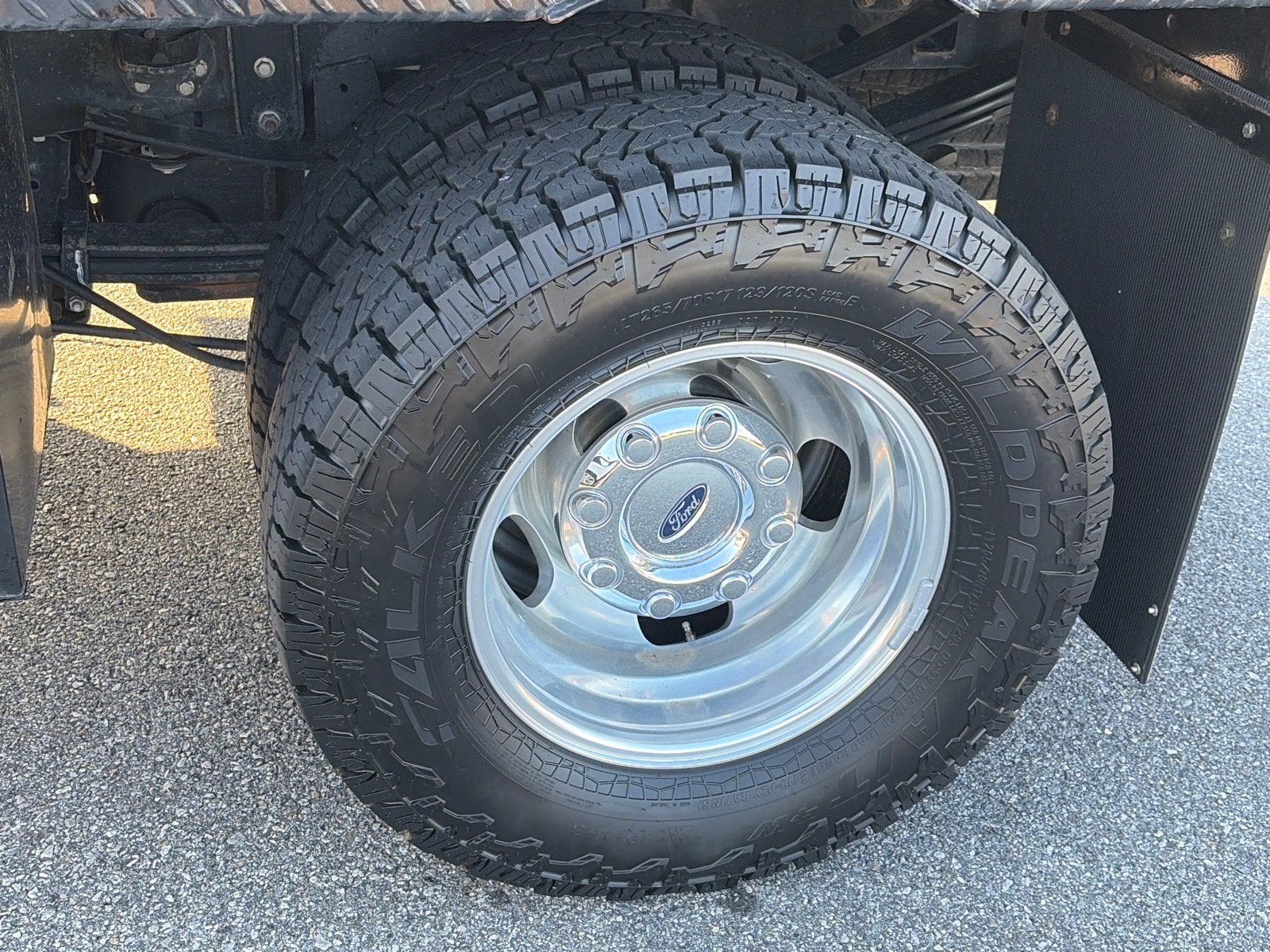 2022 Ford Super Duty F-350 DRW LARIAT