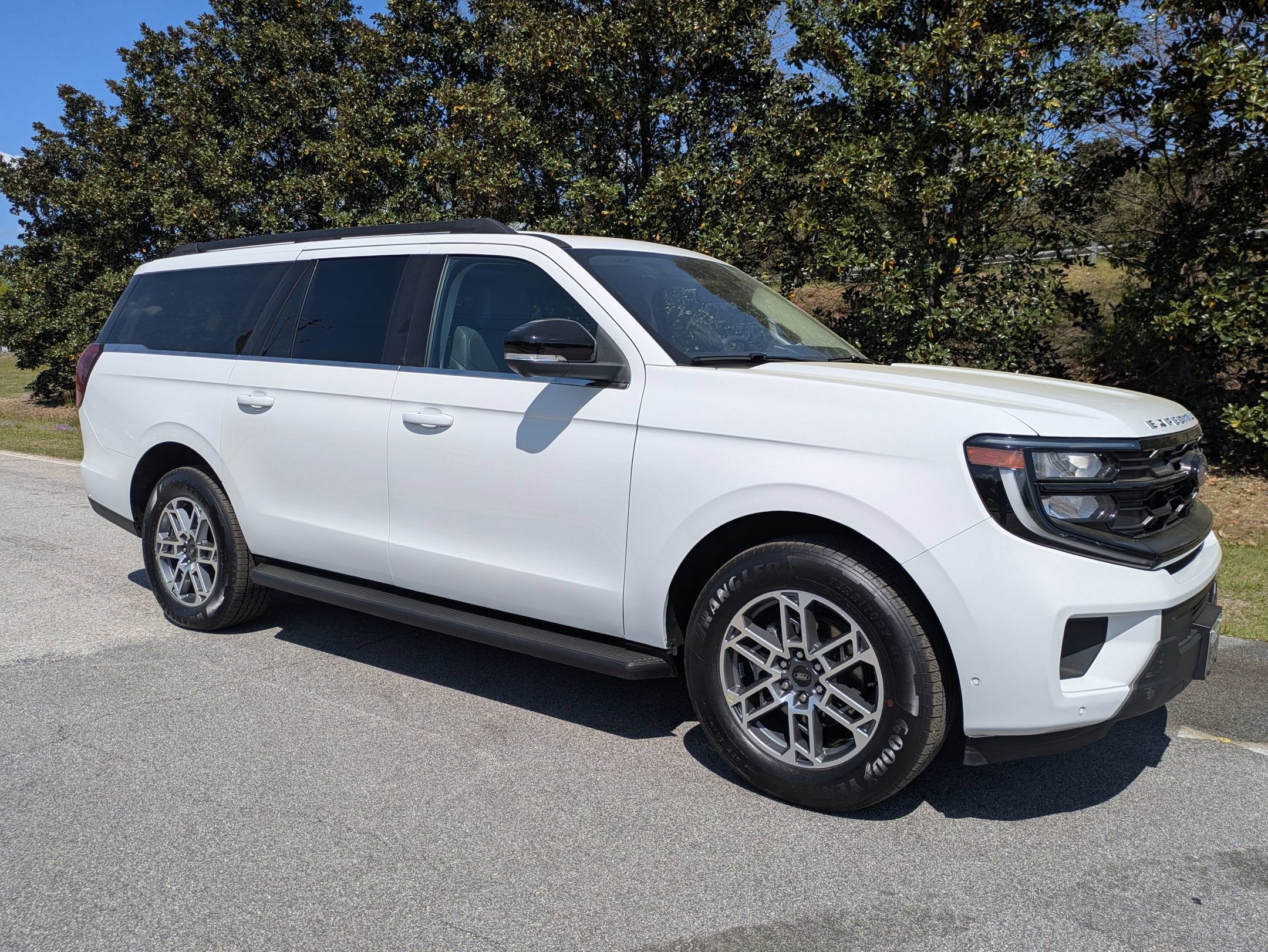 2025 Ford Expedition Max Active