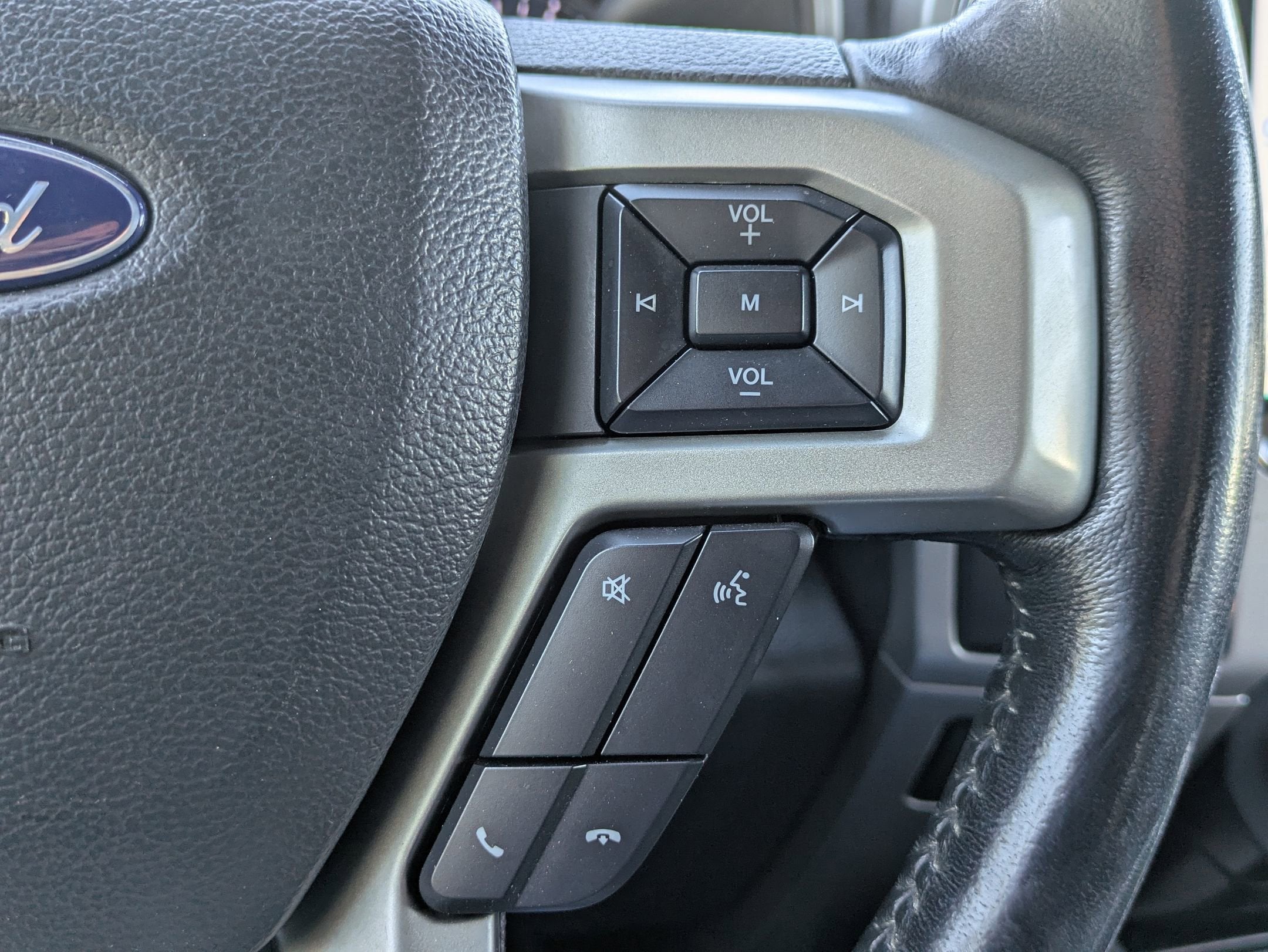 2022 Ford Super Duty F-350 DRW LARIAT