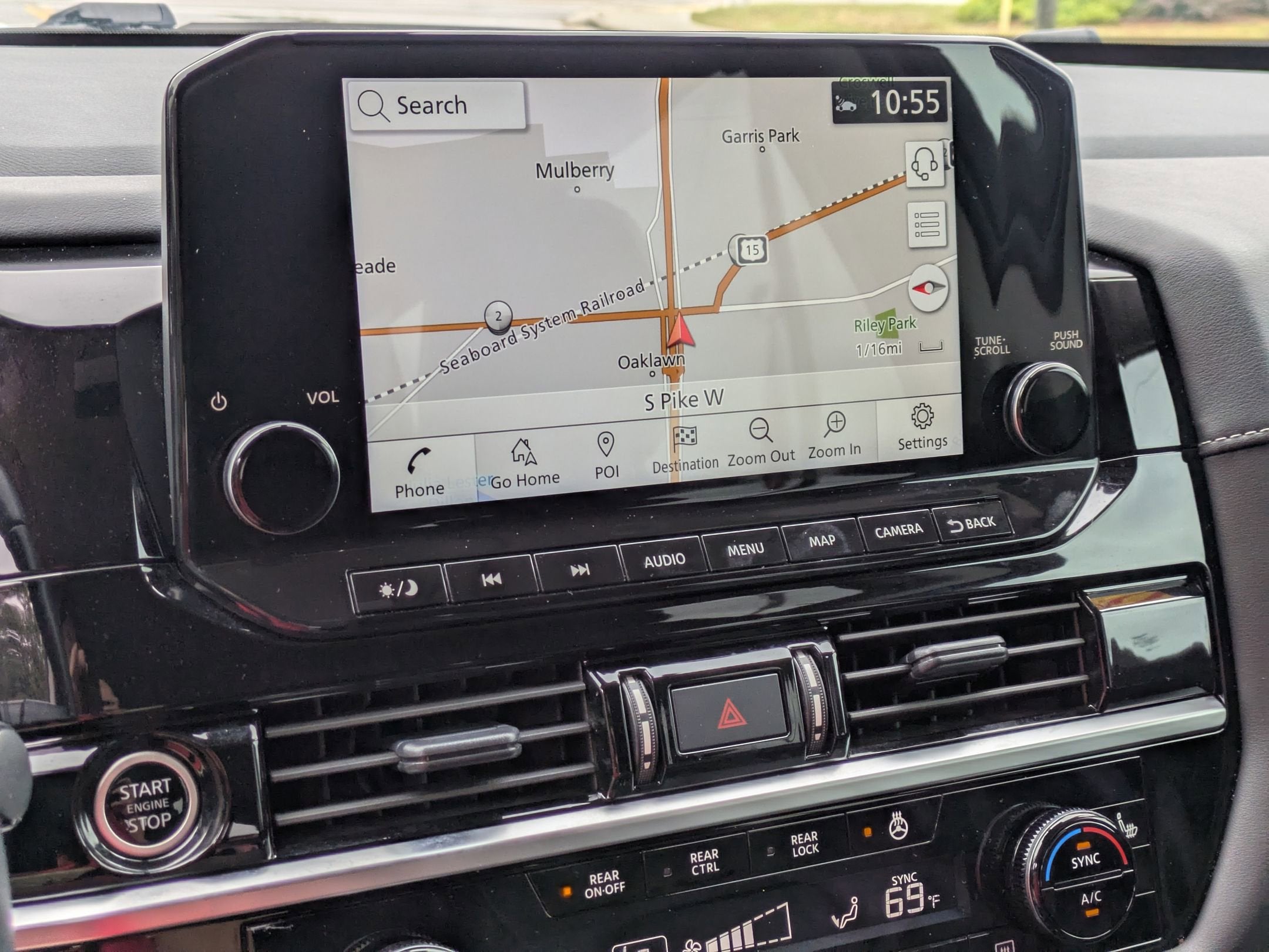 2024 Nissan Pathfinder SL