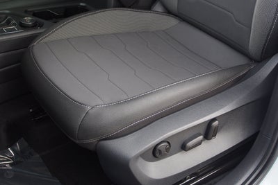 2025 Volkswagen Taos SE Black