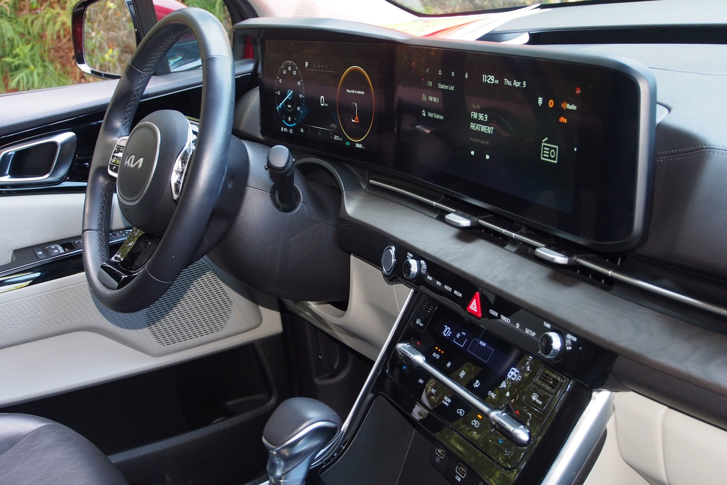 2023 Kia Carnival SX