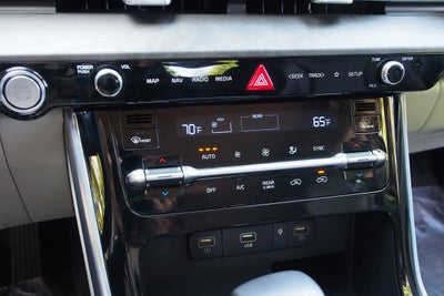 2023 Kia Carnival SX