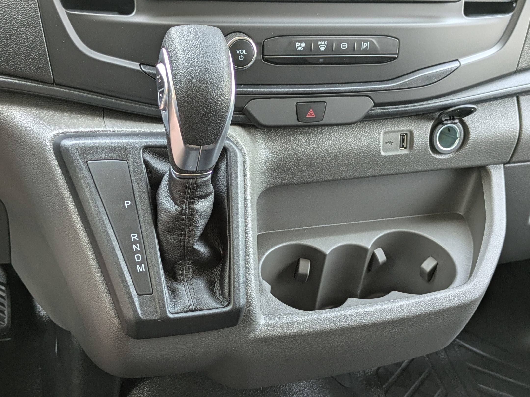 2026 Ford Transit Passenger Wagon XL