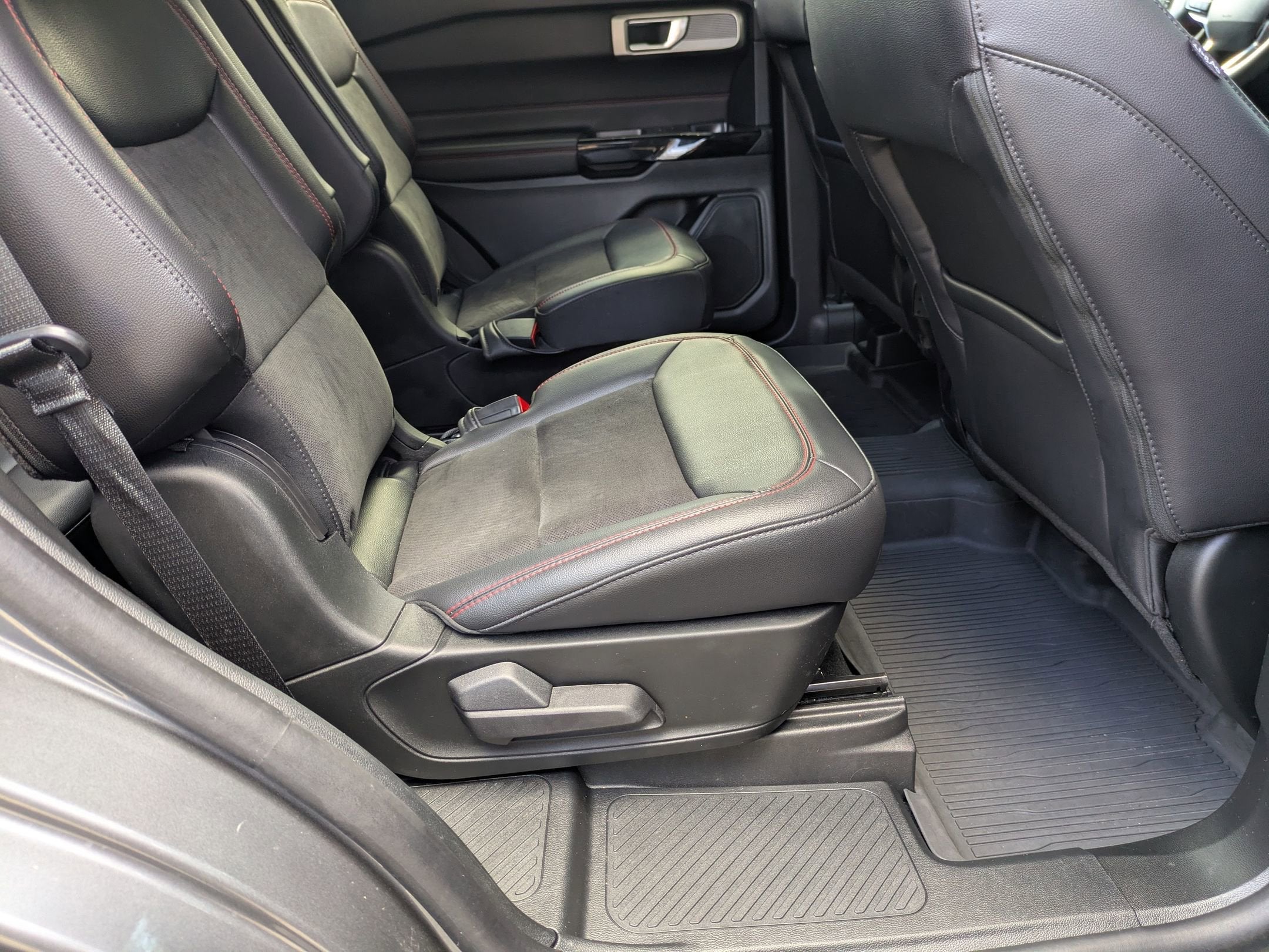 2024 Ford Explorer ST-Line