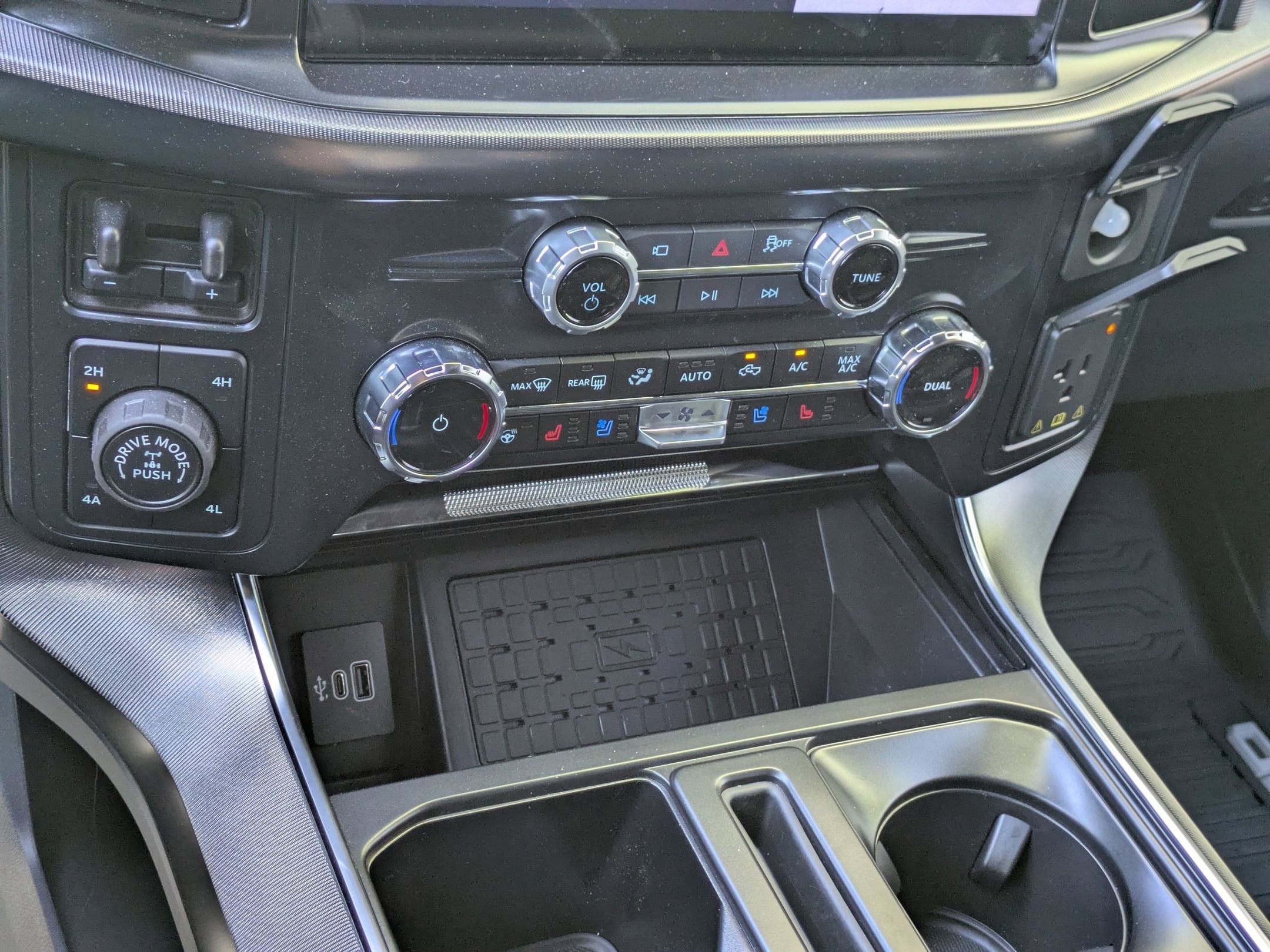 2026 Ford F-150 Platinum - Crossroads Courtesy Demo