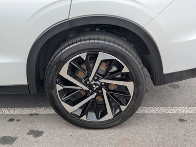 2022 Mitsubishi Outlander ES