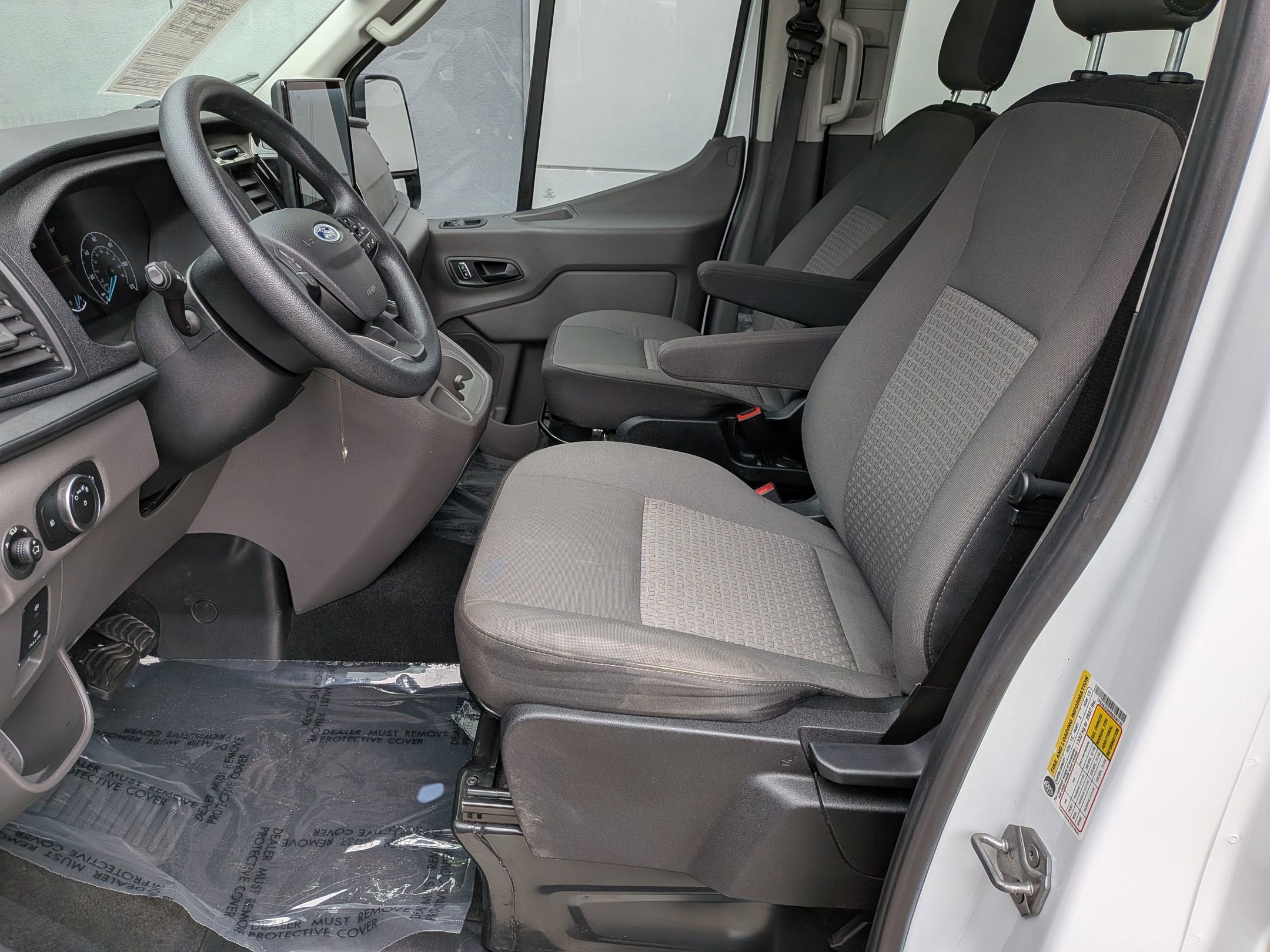 2024 Ford Transit Passenger Wagon XLT