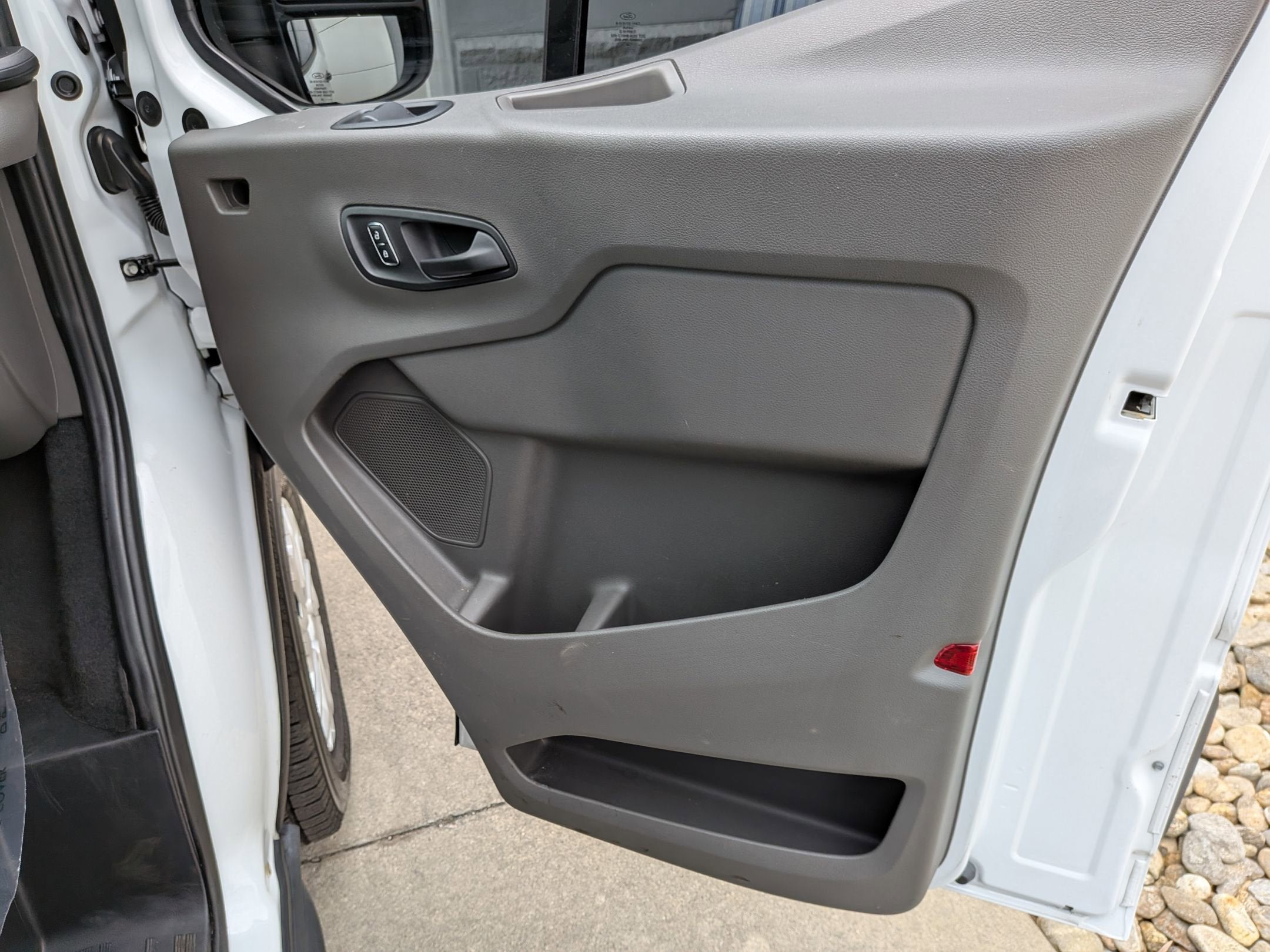 2024 Ford Transit Passenger Wagon XLT