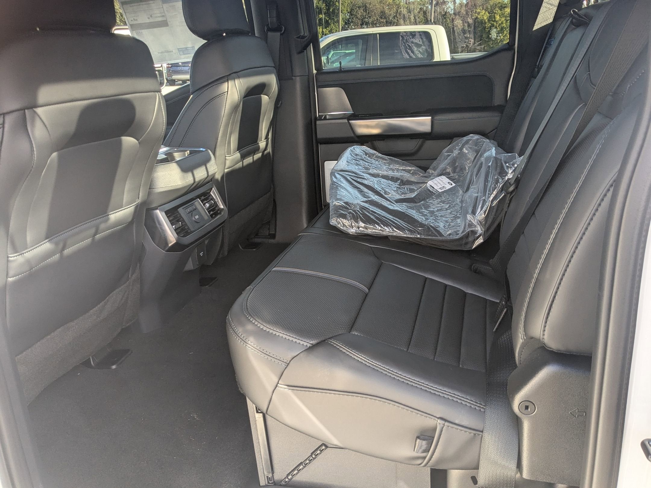 2026 Ford Super Duty F-350 DRW Platinum