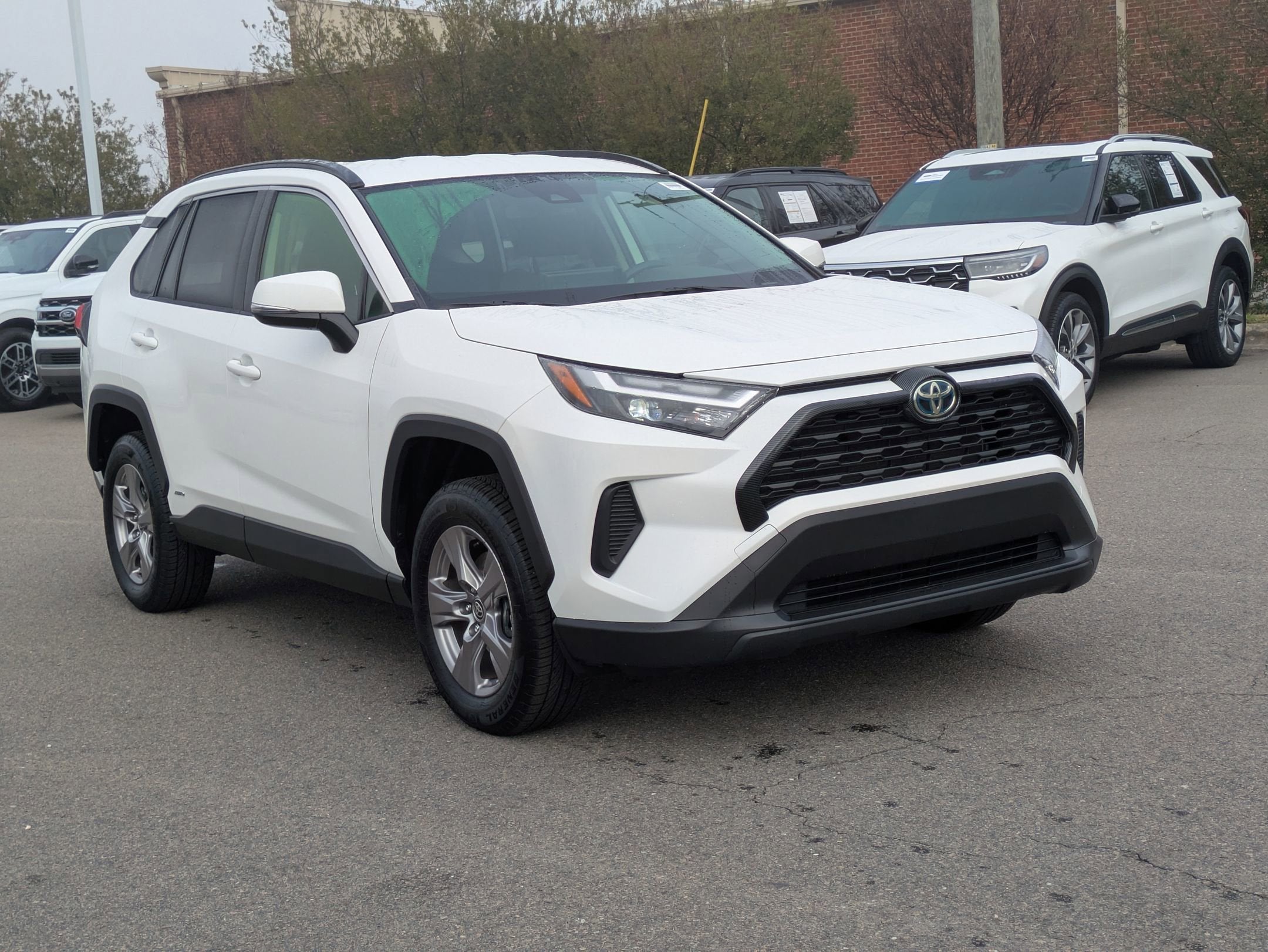 2024 Toyota RAV4 Hybrid XLE