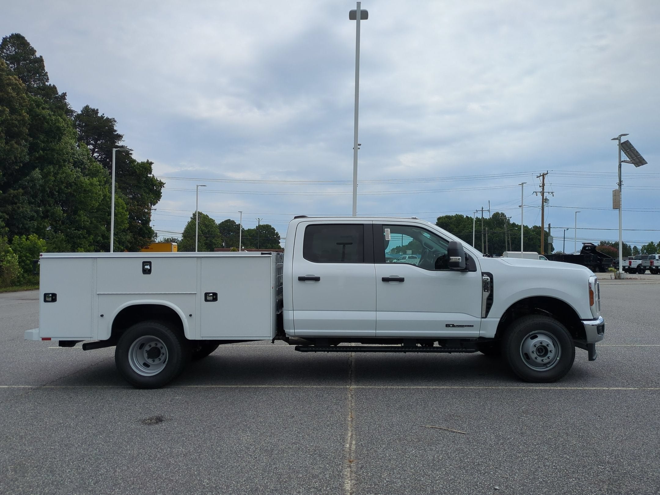 2026 Ford Super Duty F-350 DRW XL