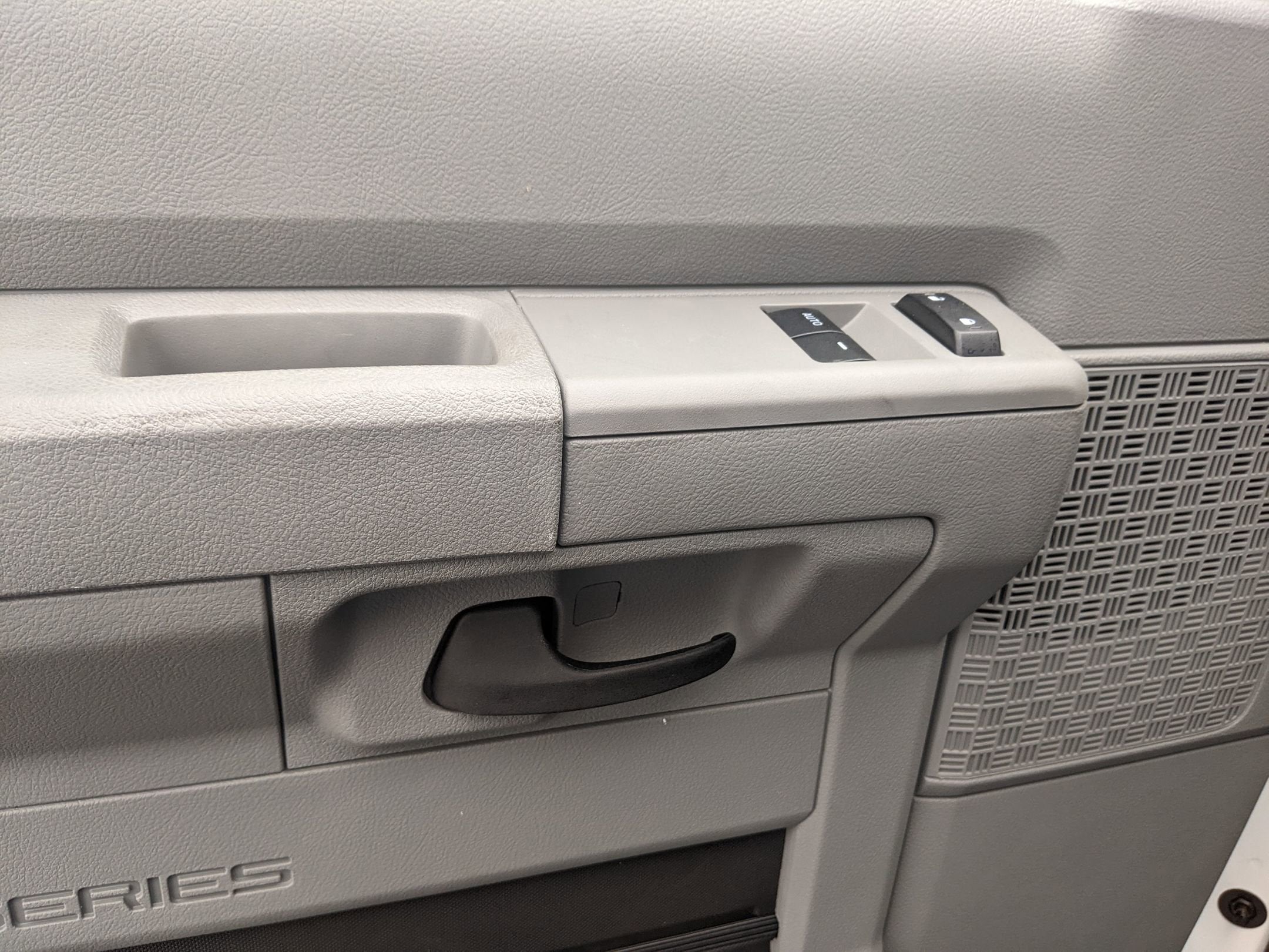 2026 Ford E-Series Cutaway Base