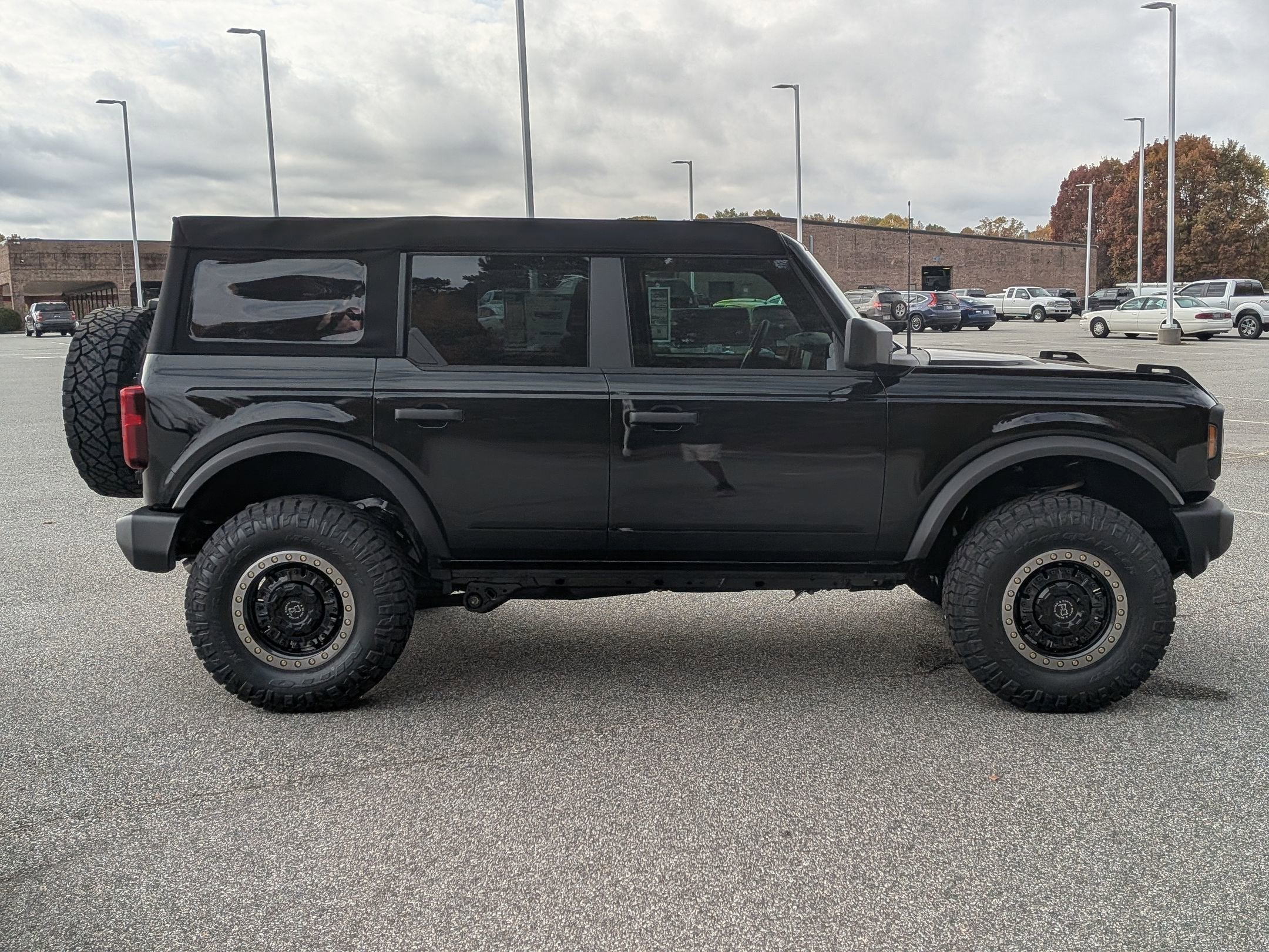 2025 Ford Bronco Base