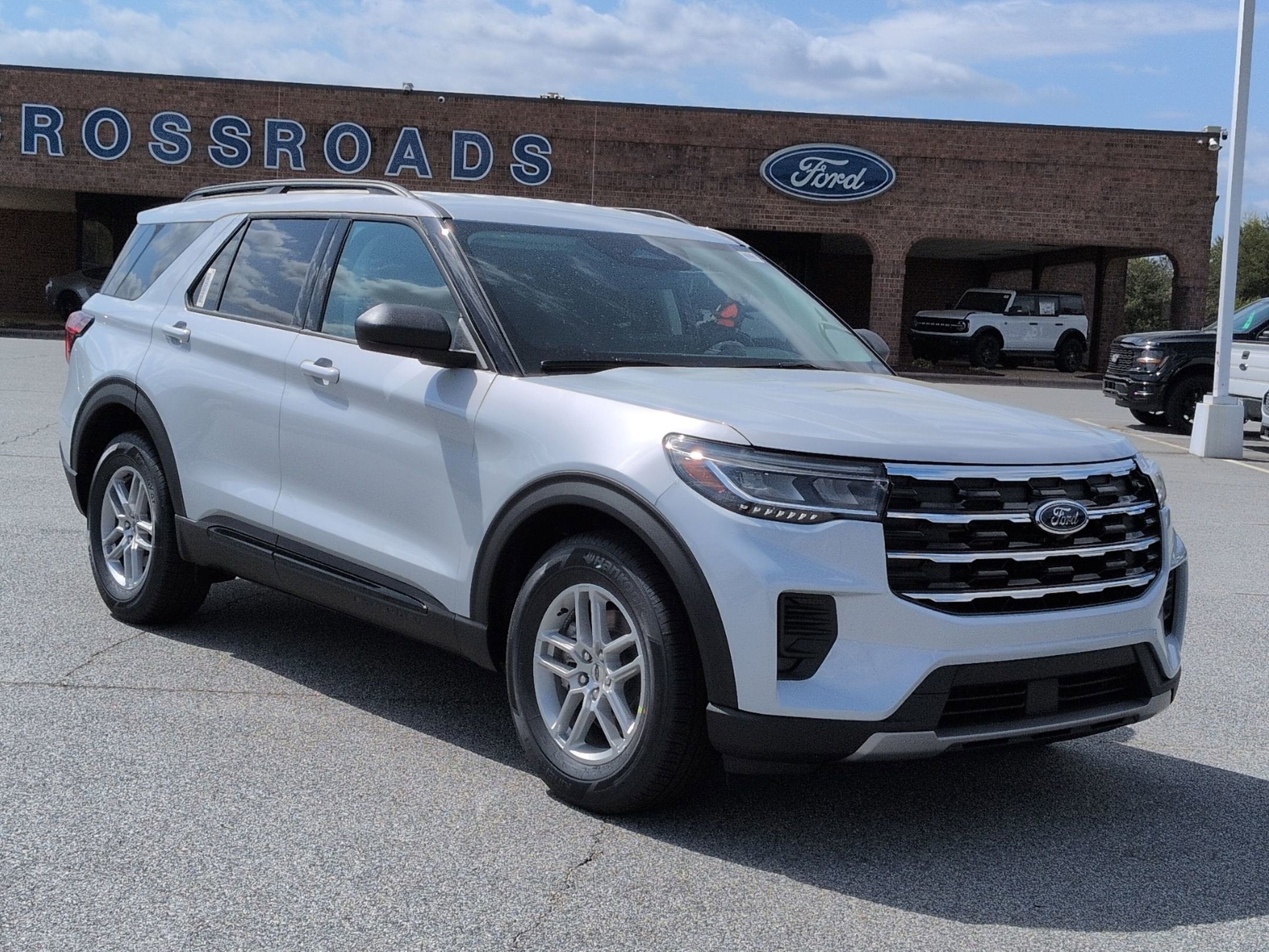 2026 Ford Explorer Active w/200A Pkg