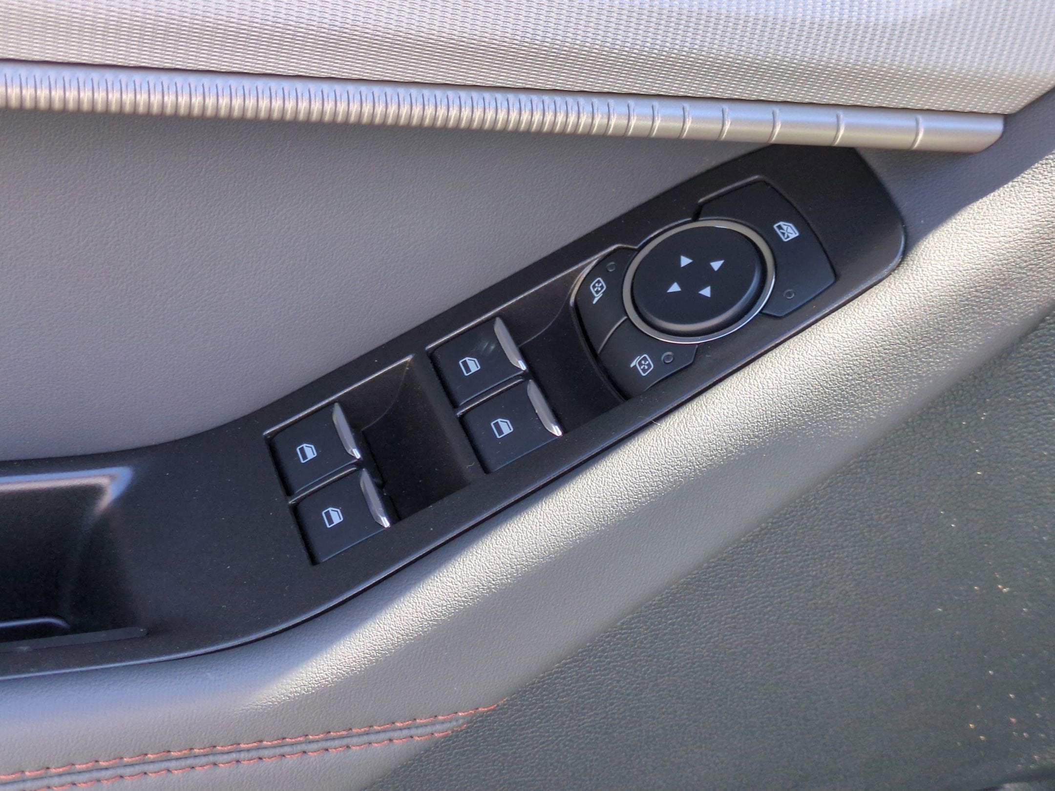 2026 Ford Explorer Active w/100A Pkg