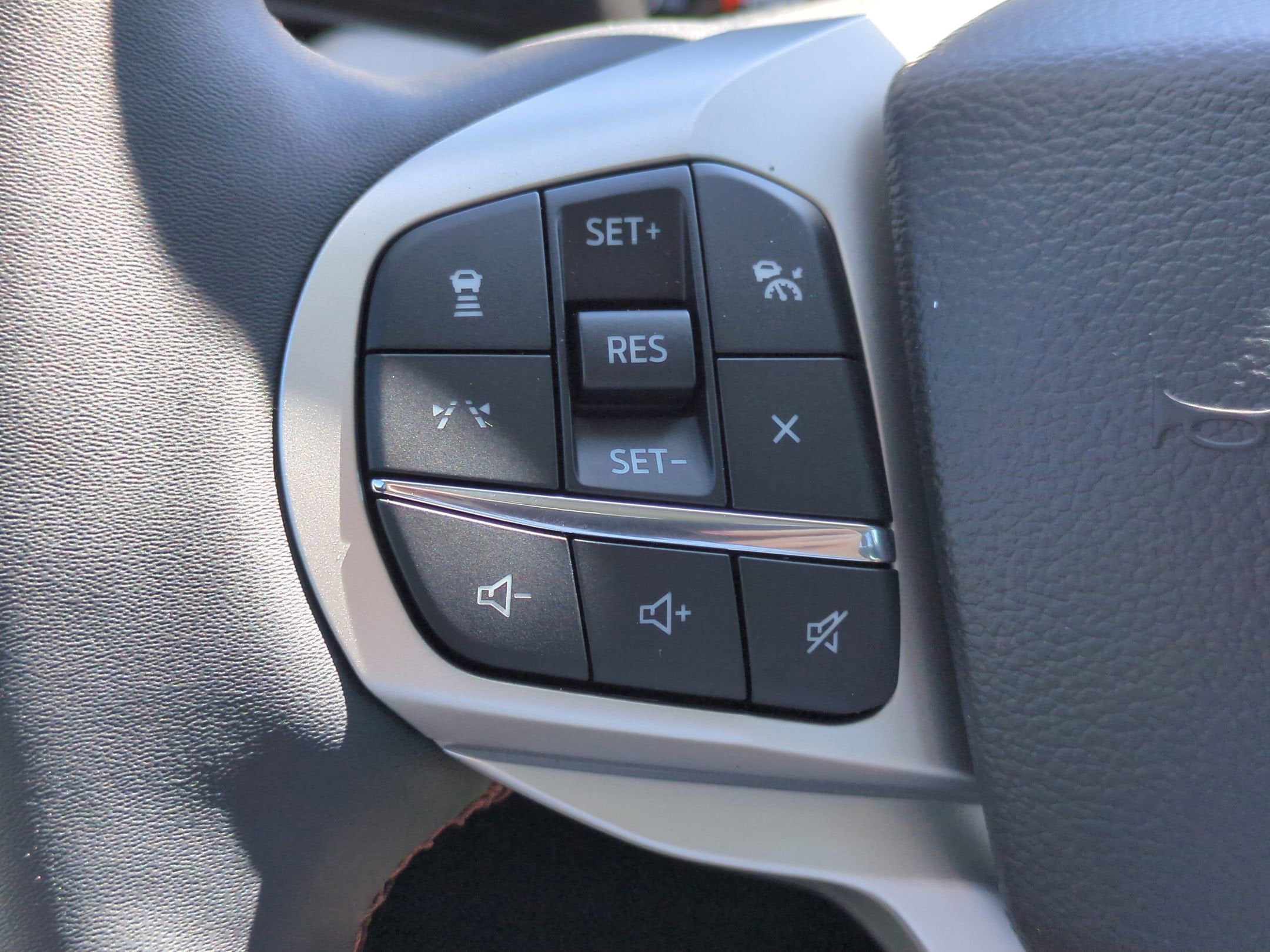 2026 Ford Explorer Active w/100A Pkg