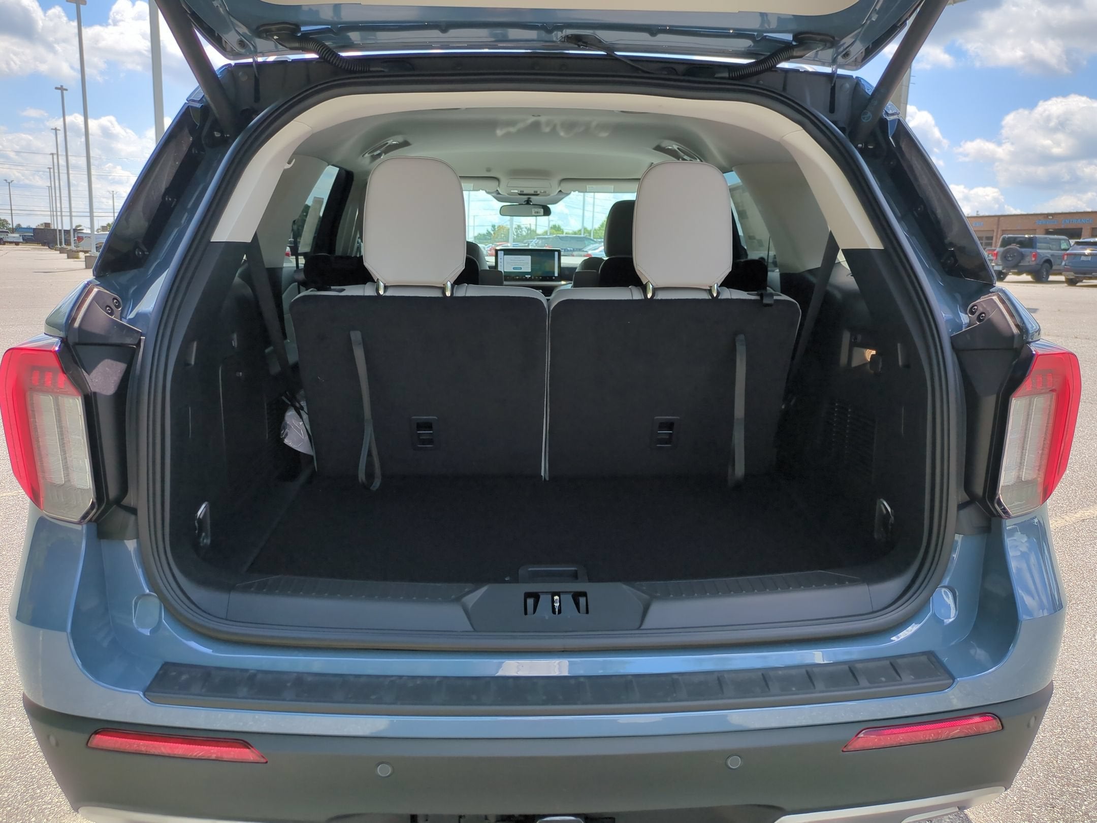 2026 Ford Explorer Active w/200A Pkg