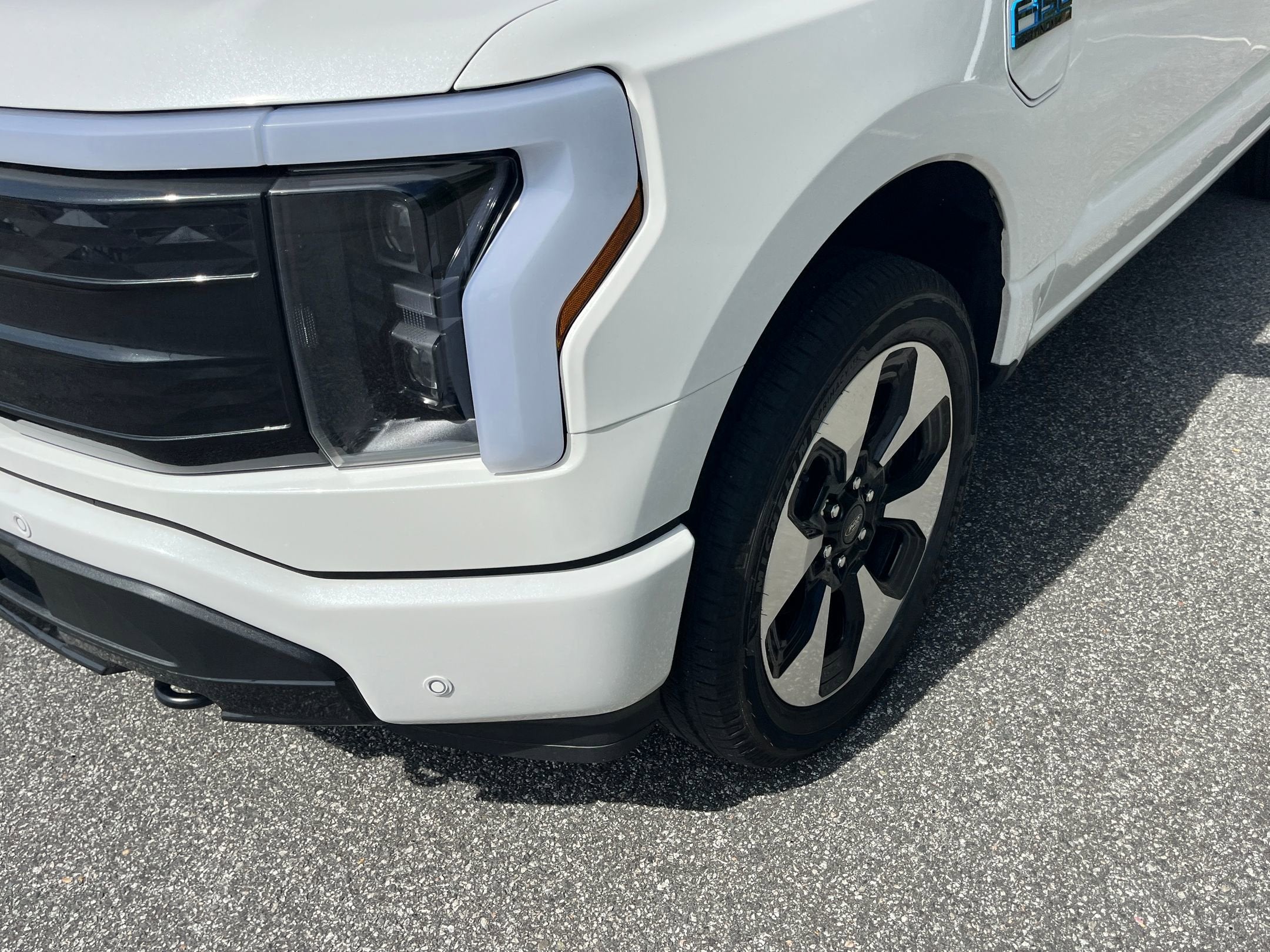 2025 Ford F-150 Lightning Platinum