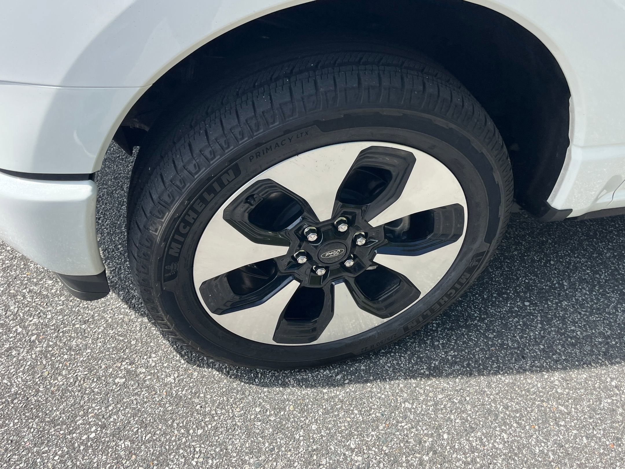 2025 Ford F-150 Lightning Platinum