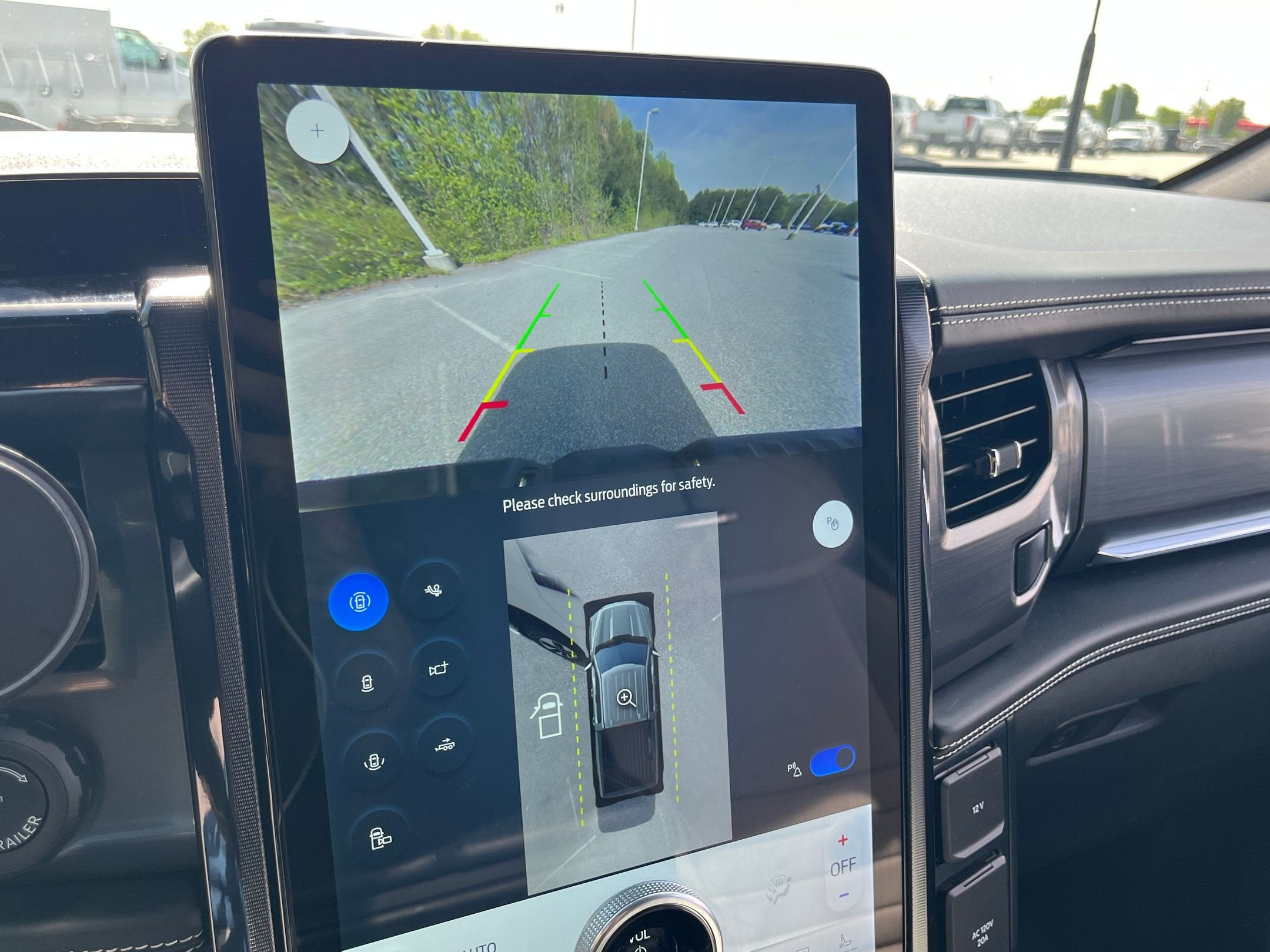 2025 Ford F-150 Lightning Platinum